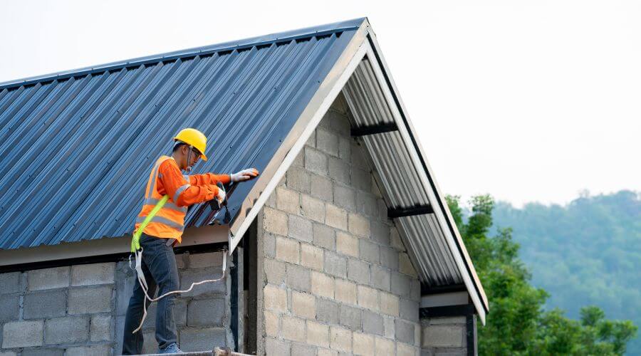 Professional gutter cleaning in Chireno, TX